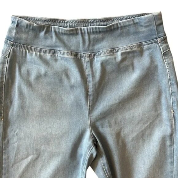 We The Free Light Blue In My Feelings Mid Rise Crop Boot Light Wash Size Small - Picture 3 of 7